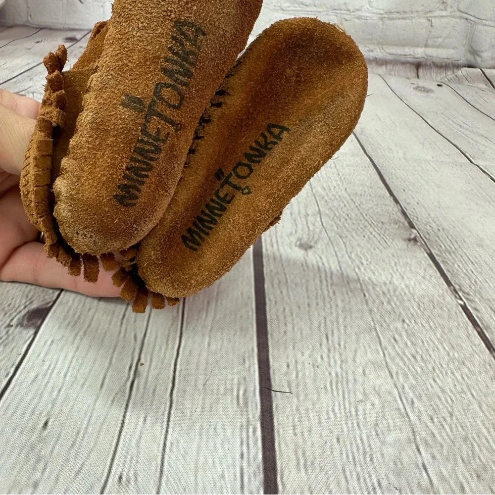 infant minnetonka slip on baby moccasins with fringe size 0 suede leather